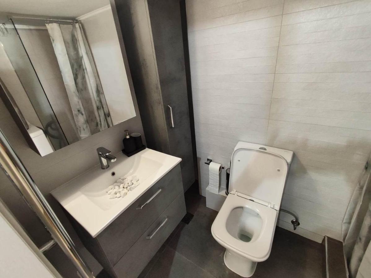 סלוניקי Haris Modern Apt. Near The Sea מראה חיצוני תמונה